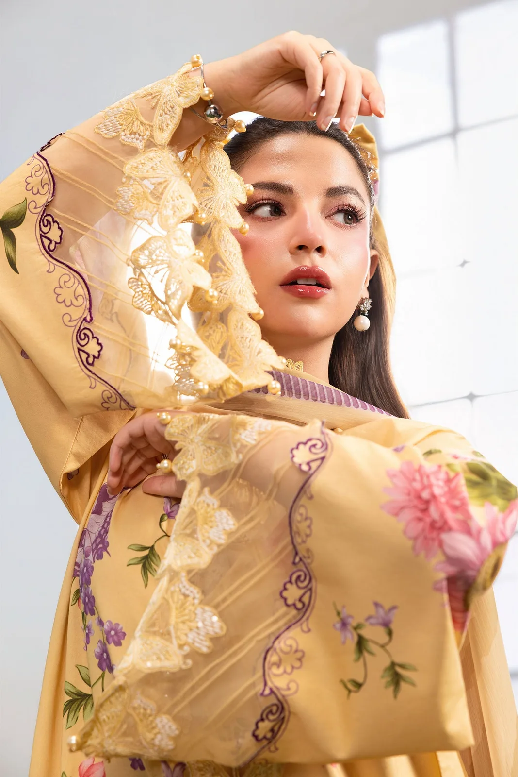 3 Pc Unstitched Embroidered Lawn Suit