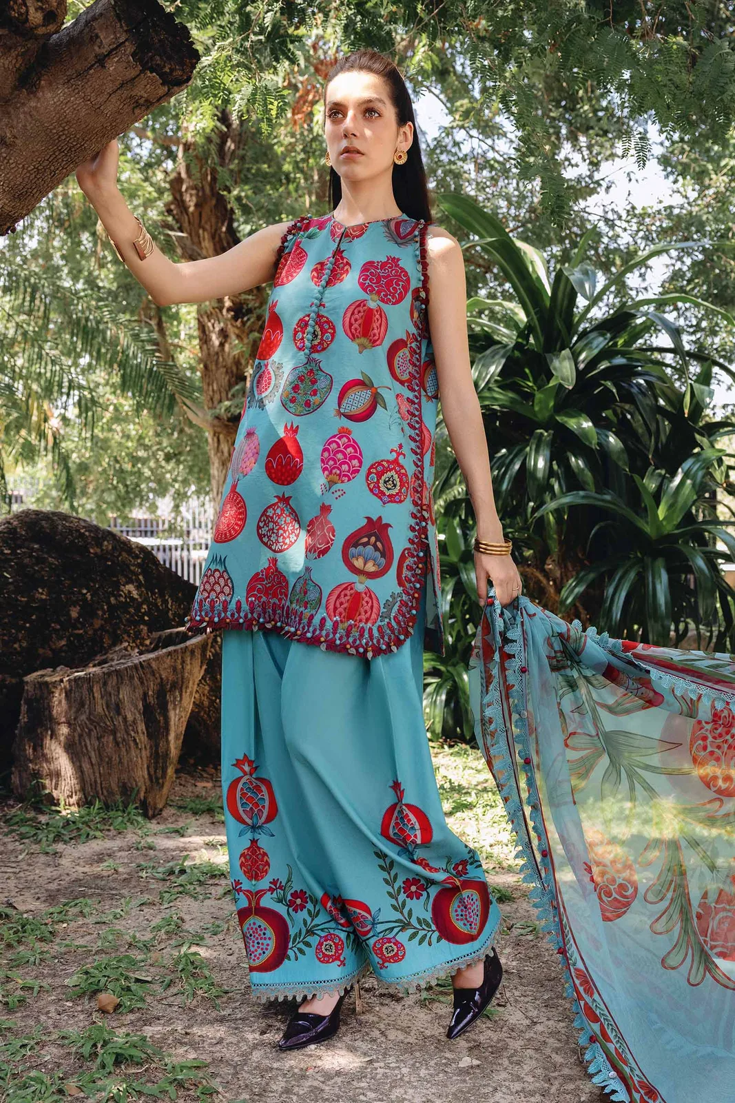 3 Piece Unstitched Embroidered Lawn Suit
